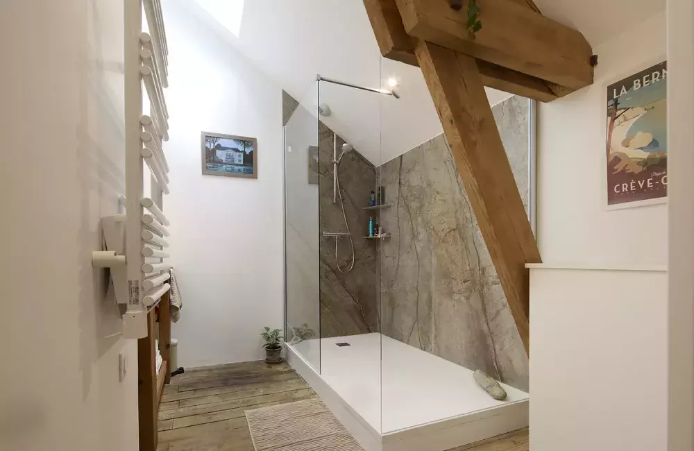 services professionnels de rénovation de salle de bain à jossigny. transformation complète et personnalisée pour créer un espace moderne, fonctionnel et esthétique.