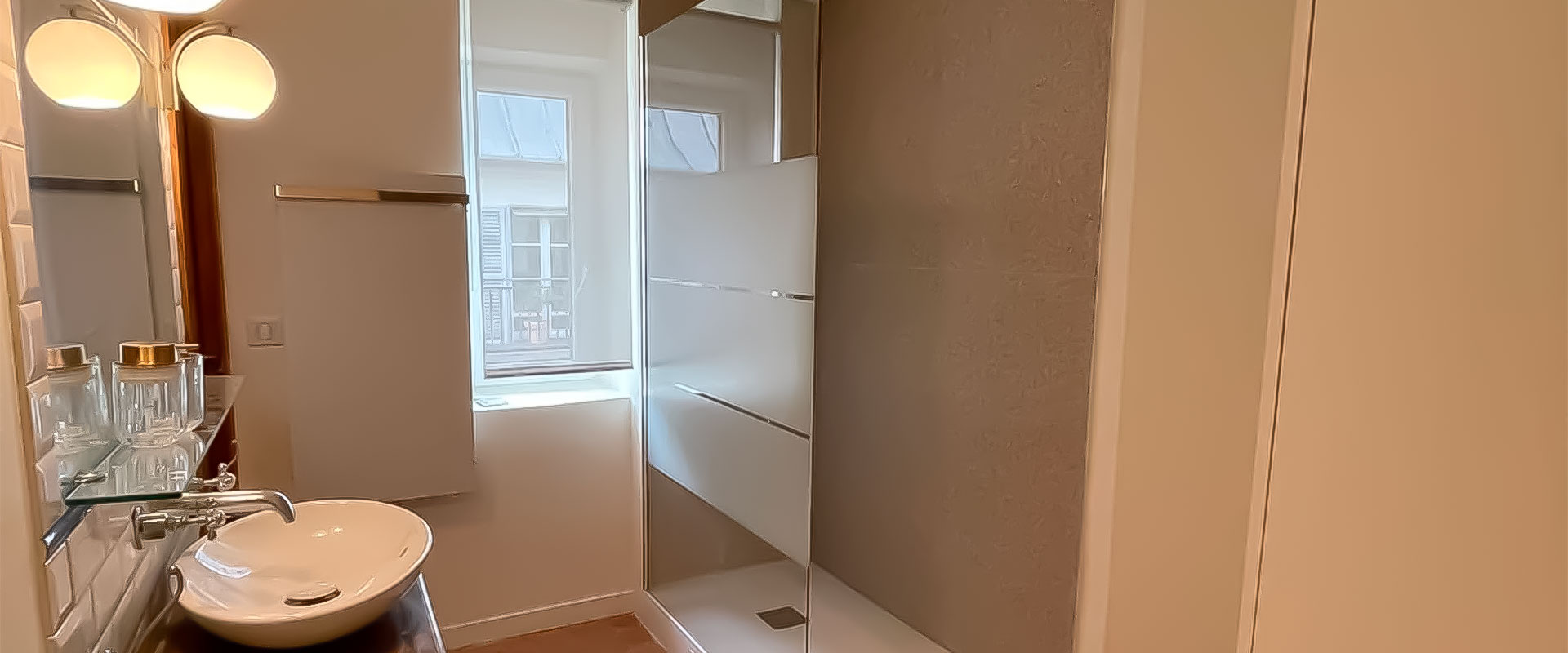 découvrez comment la rénovation de salle de bain à paris allie fonctionnalité et esthétique pour transformer votre espace en un lieu à la fois pratique et élégant.