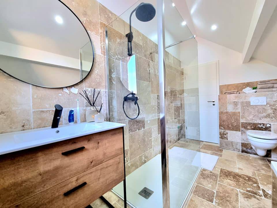 service professionnel de rénovation de salle de bain à saint-rémy : modernisez et optimisez votre espace avec des experts locaux.