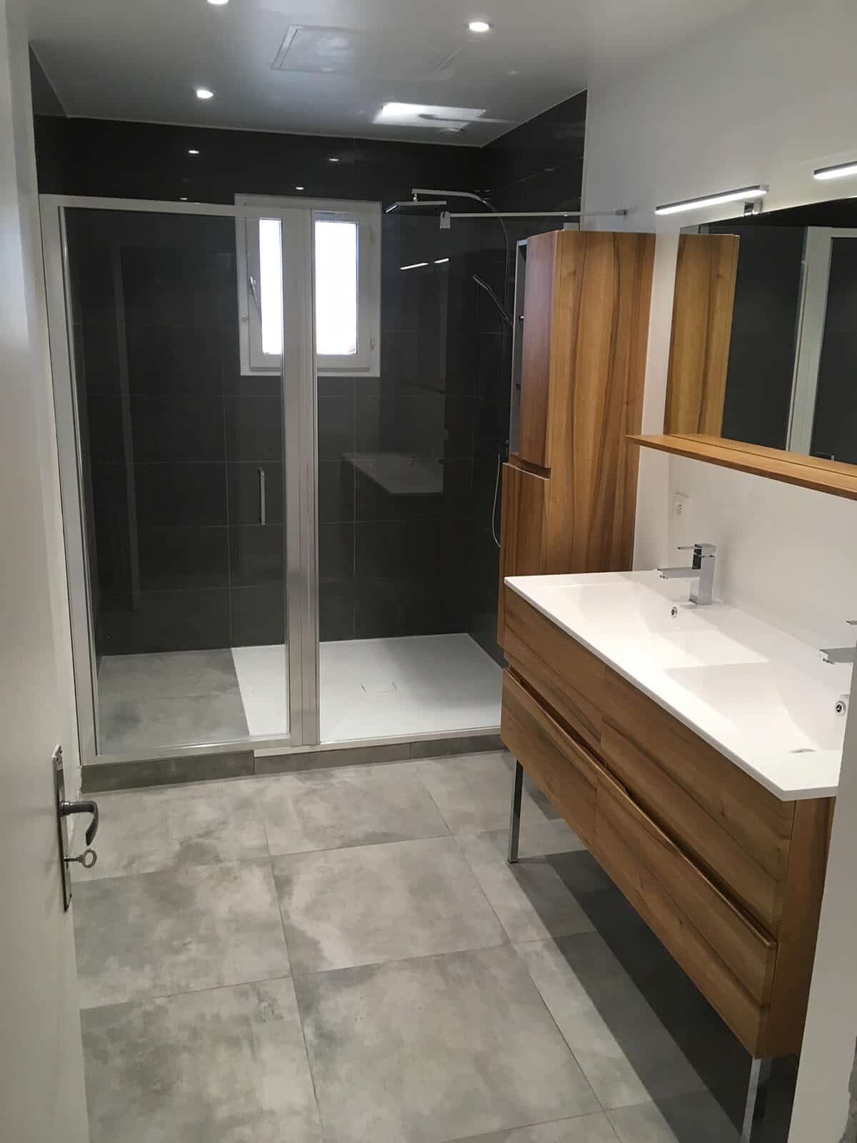 service professionnel de rénovation de salle de bain à saulx-marchais. transformez votre espace avec des experts locaux pour un résultat moderne et fonctionnel.