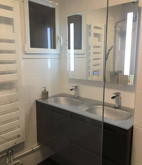 découvrez notre service de rénovation de salle de bain sur-mesure à forfry, alliant design personnalisable et qualité professionnelle pour un espace unique et fonctionnel.