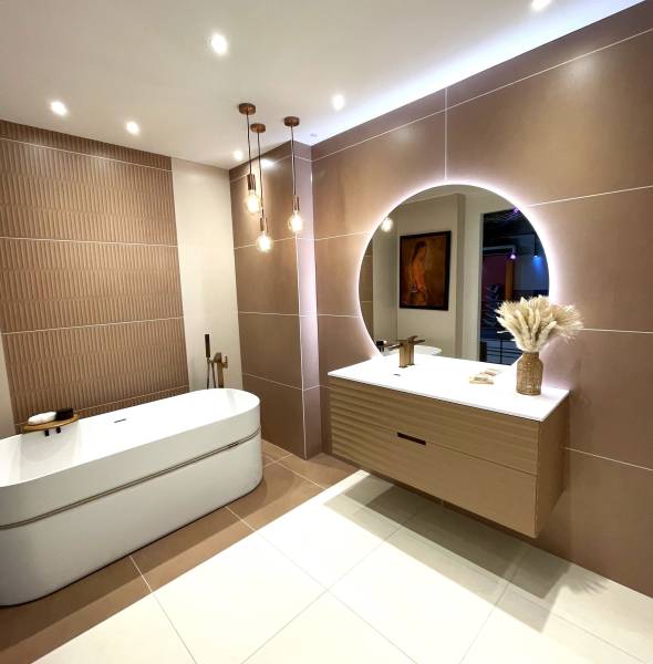 découvrez nos services de rénovation de salle de bain sur-mesure à forfry pour un espace unique, fonctionnel et design adapté à vos besoins.