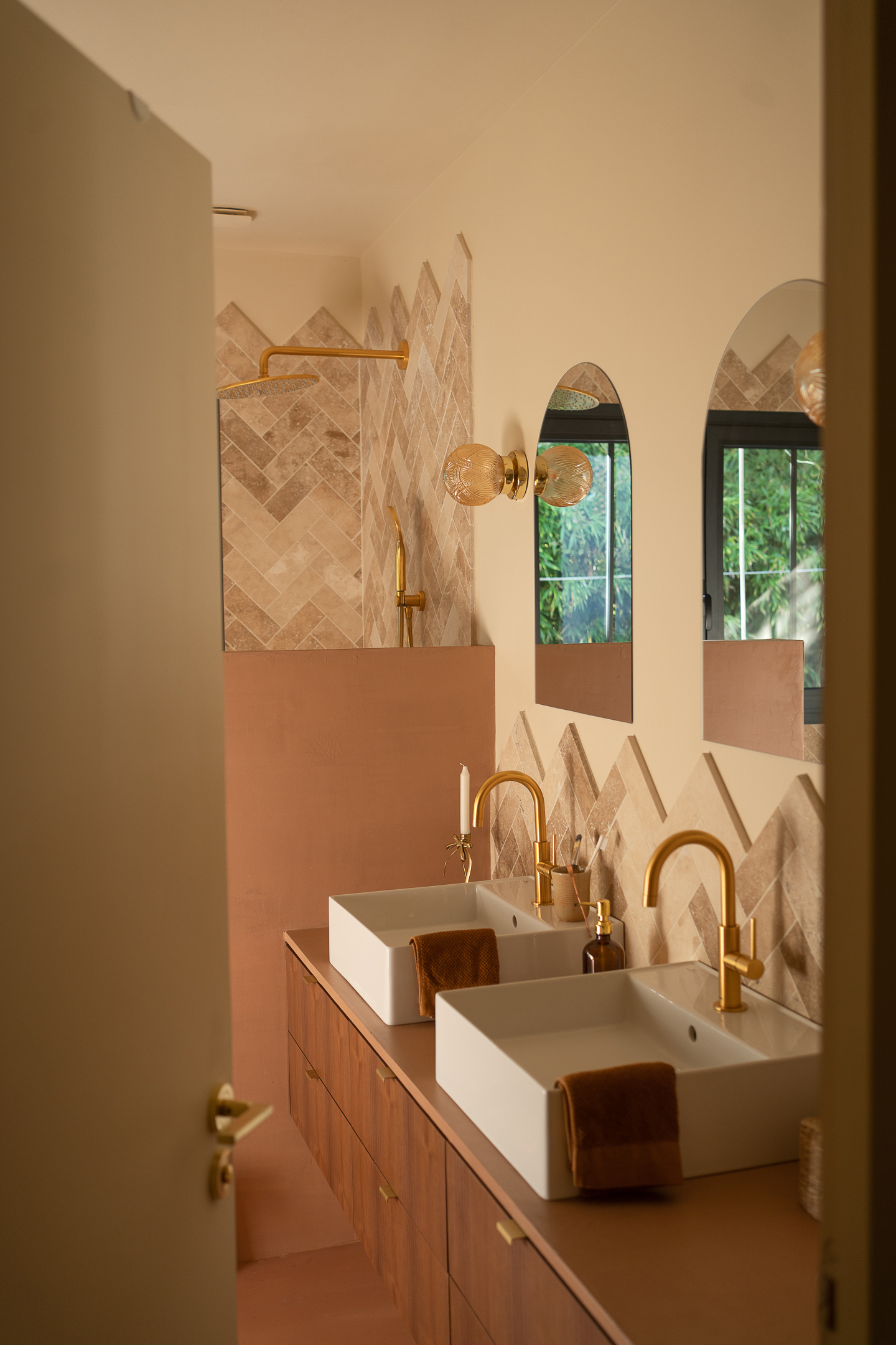 expert en rénovation de salle de bain à tilly 78790, nous transformons votre espace avec des solutions modernes et sur mesure. qualité et satisfaction garanties.