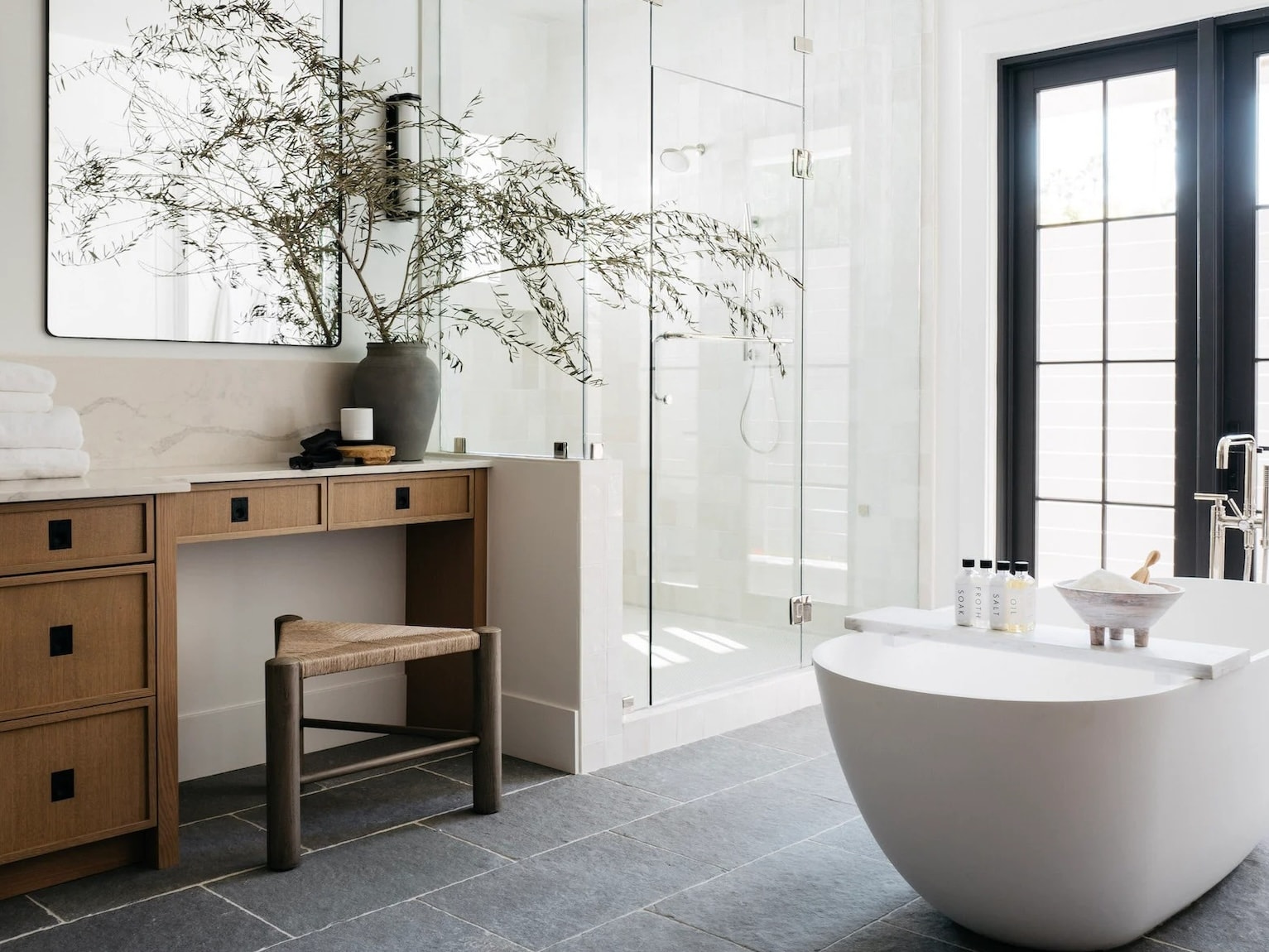 découvrez nos services experts en rénovation de salle de bains à bullion pour 2025. transformez votre espace avec des solutions modernes et personnalisées, alliant confort et esthétique.