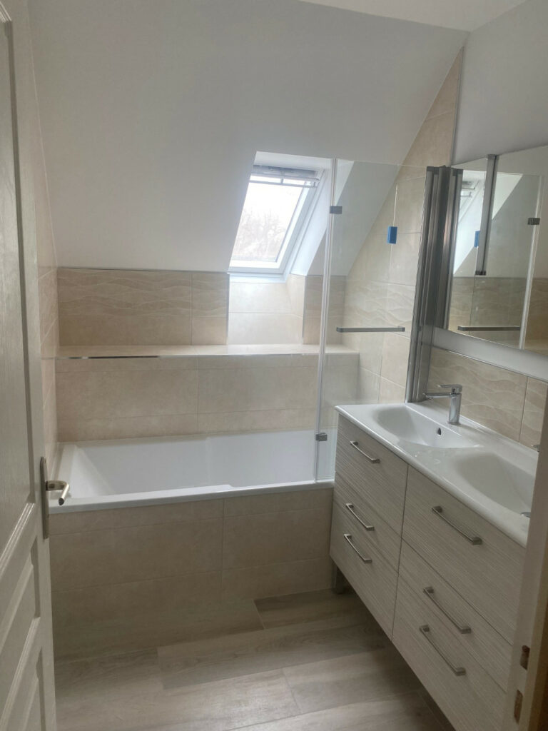 découvrez nos solutions de rénovation de salle de bains à écrennes en 2025. transformez votre espace avec des experts locaux pour un résultat moderne et durable.