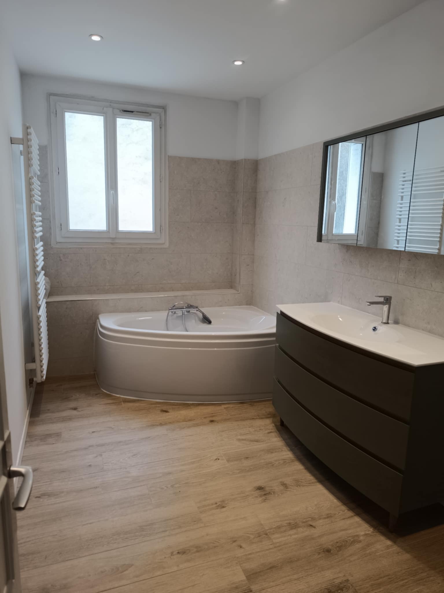 découvrez nos services experts de rénovation de salle de bains à germigny-l'évêque en 2025. transformez votre intérieur avec des solutions modernes et personnalisées.