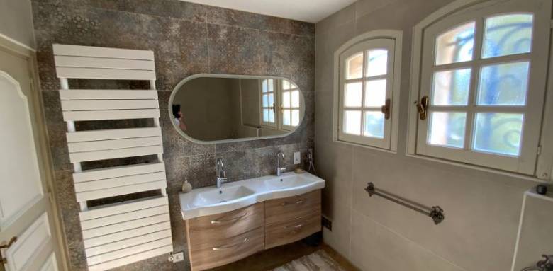 découvrez nos services de rénovation de salle de bains à guyancourt en 2025, alliant modernité et qualité pour transformer votre espace avec style et confort.