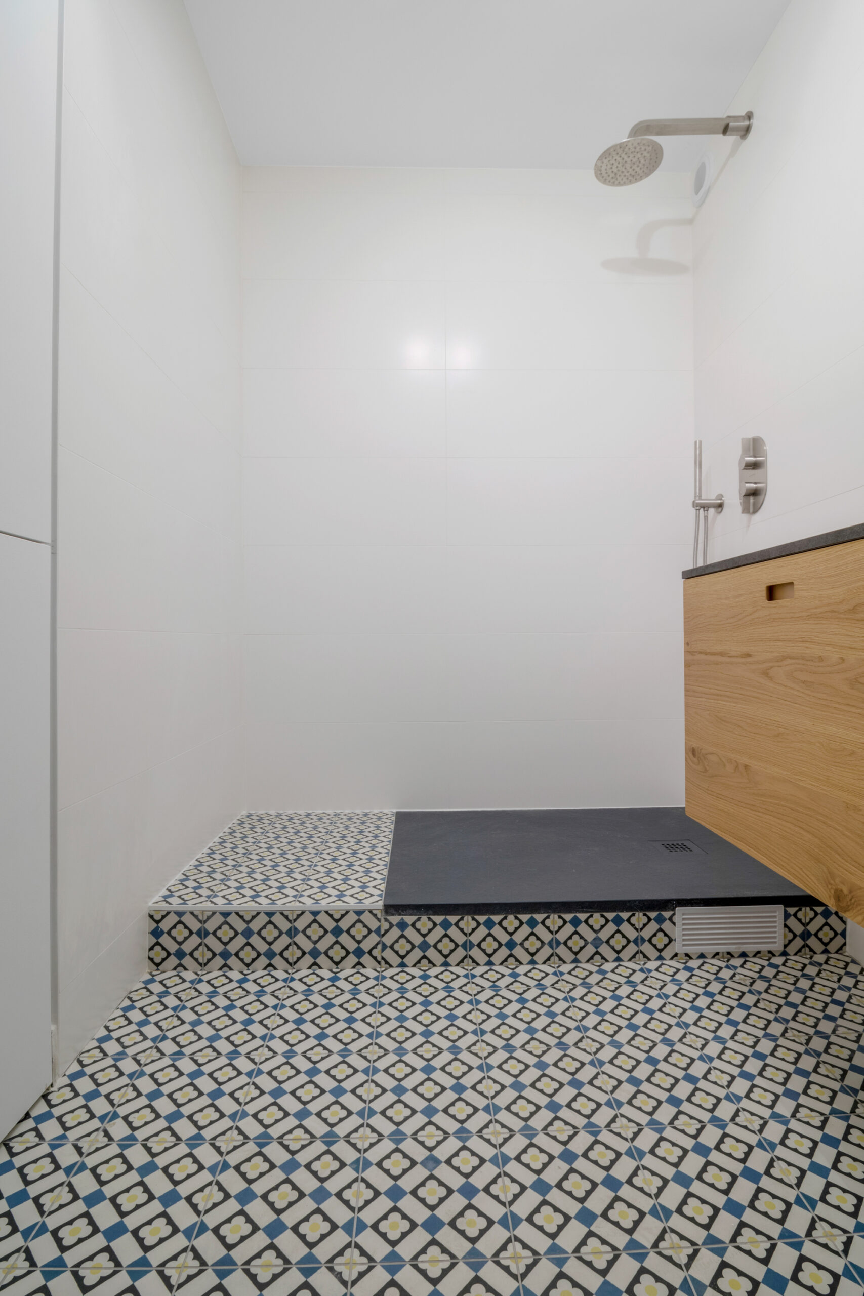expert en rénovation de salle de bains à montparnasse, nous transformons votre espace avec style et qualité. faites confiance à nos professionnels pour un projet clé en main.