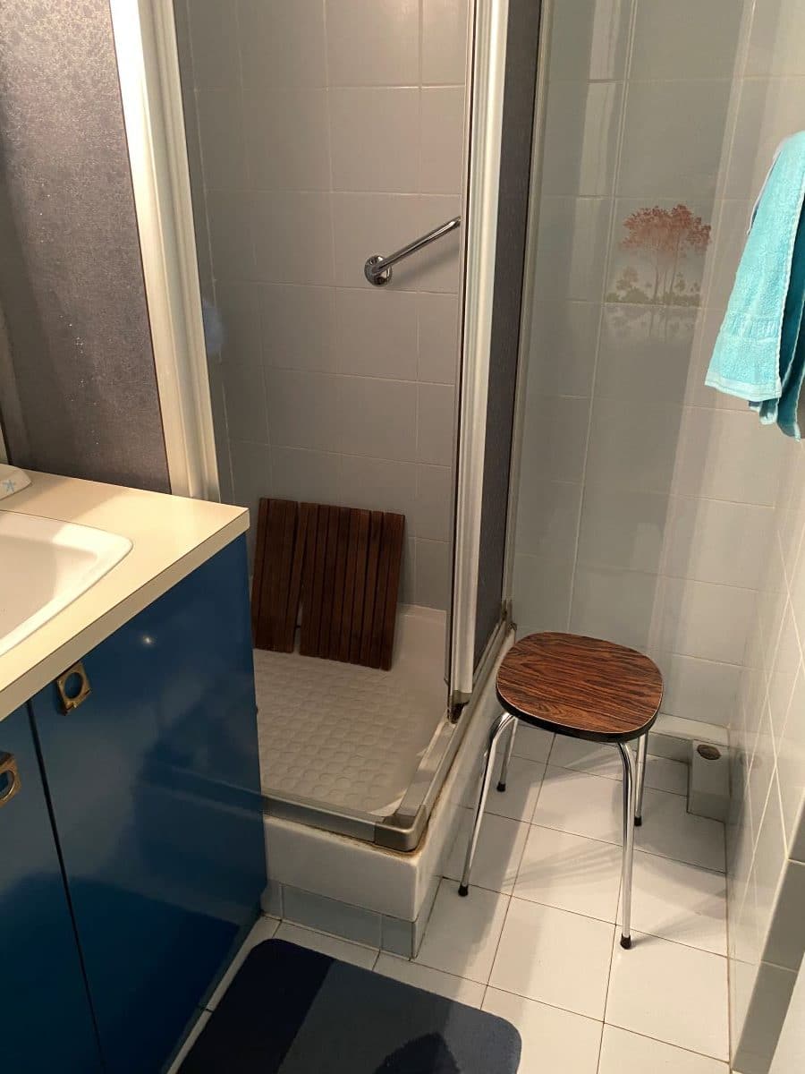 expert en rénovation de salle de bains à paris 75012, nous transformons votre espace avec des designs modernes, des matériaux de qualité et un savoir-faire professionnel.