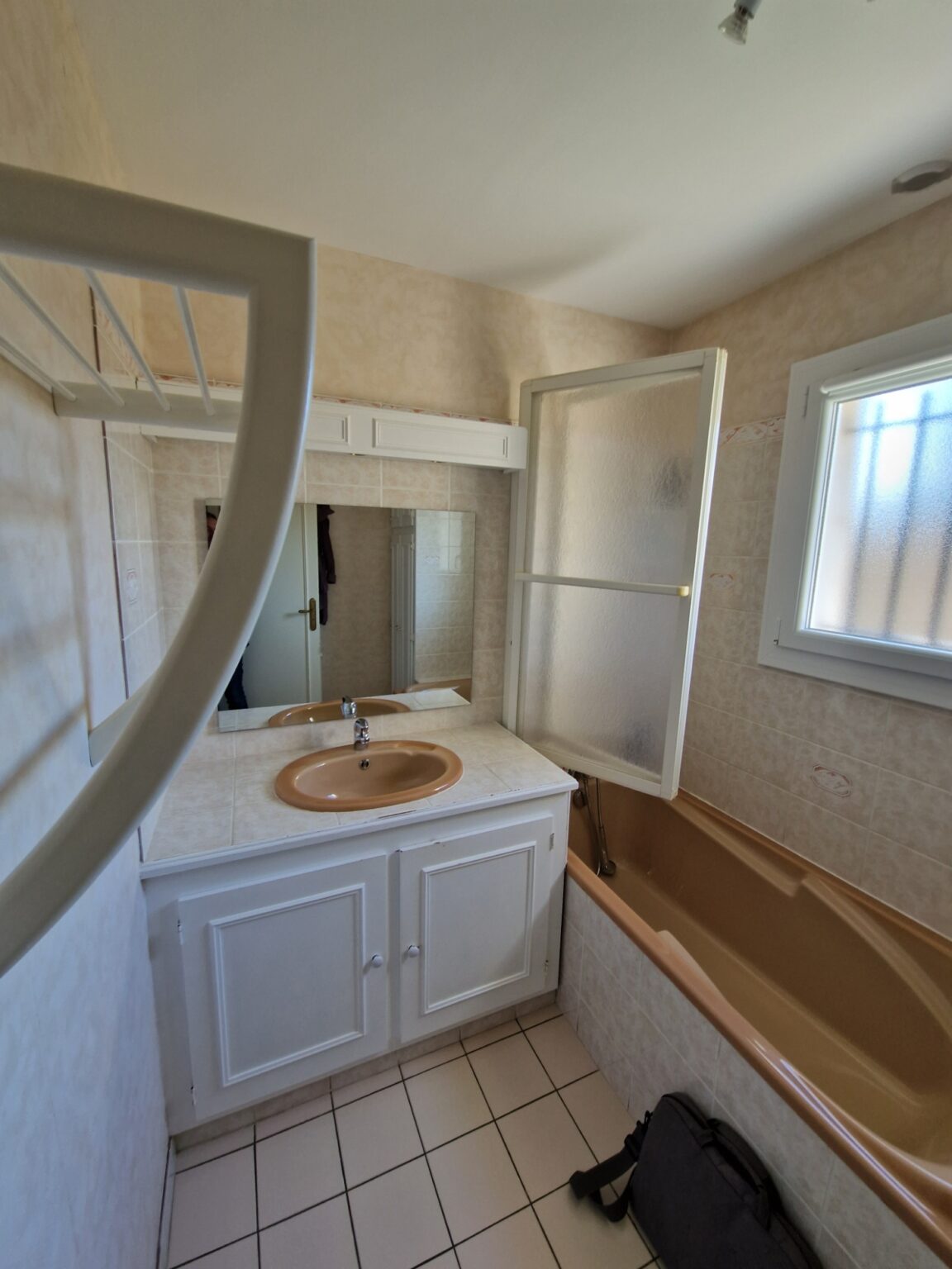 découvrez nos services professionnels de rénovation de salle de bains à saint-maur en 2025 pour un espace moderne, fonctionnel et élégant. devis gratuit et personnalisé.