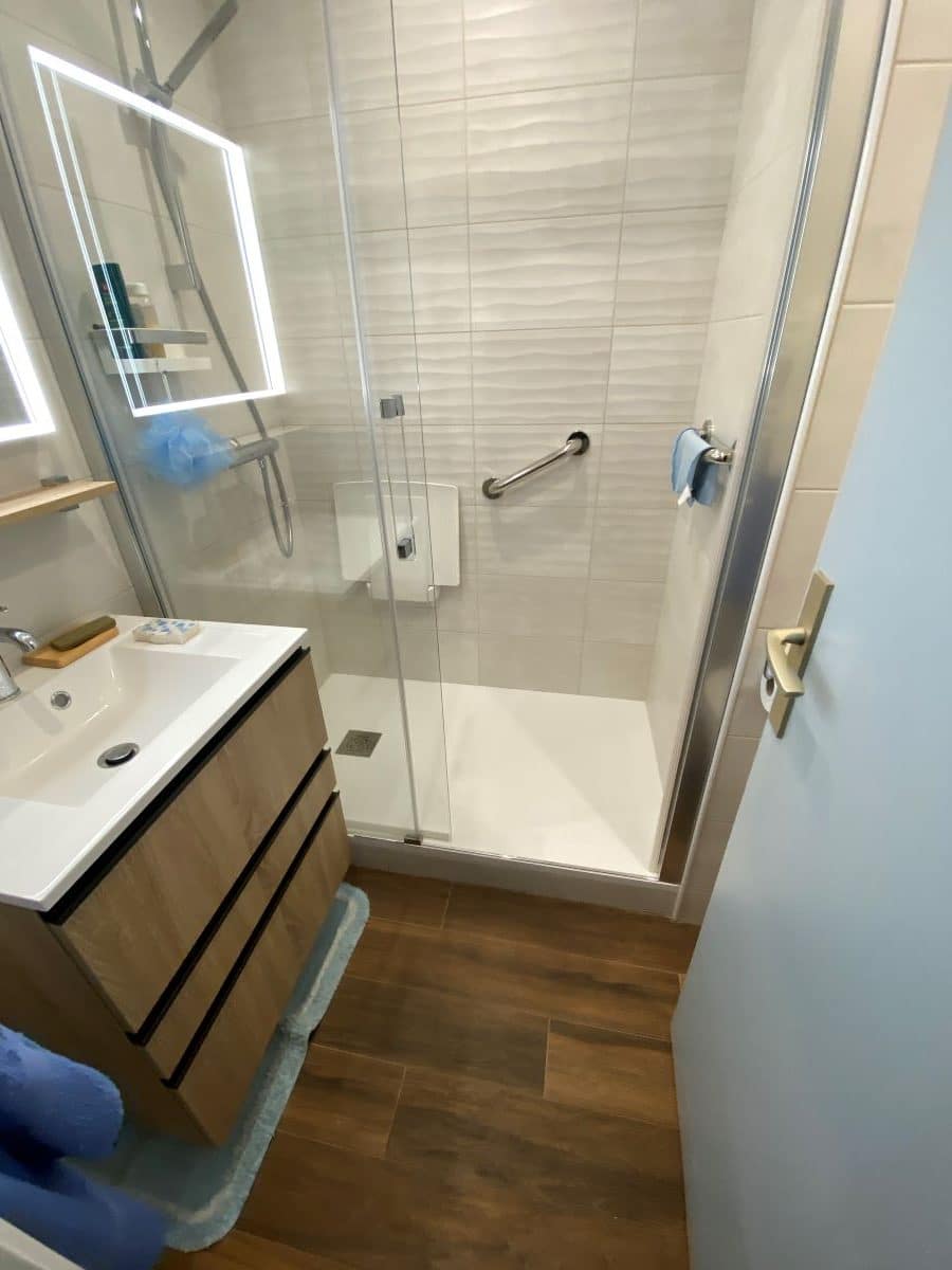 découvrez nos services de rénovation de salle de bains à villeparisis en 2025. transformez votre espace avec des solutions modernes et personnalisées pour un confort optimal.