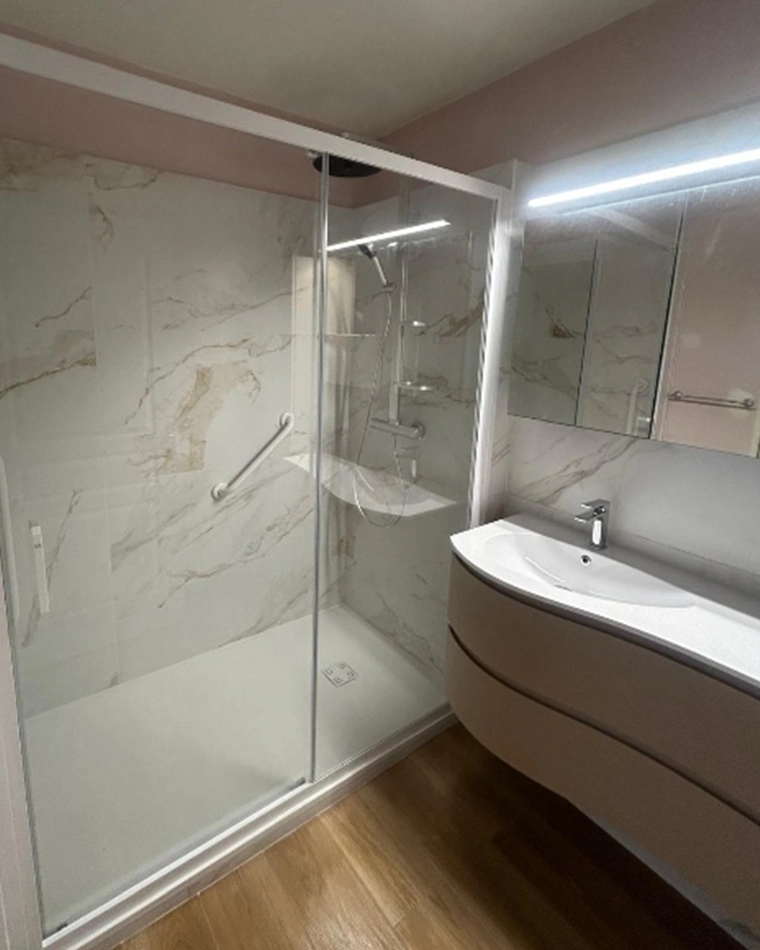 découvrez nos services experts en rénovation de salle de bains à villiers-le-bel pour 2025. transformez votre espace avec des solutions modernes et personnalisées, alliant qualité et savoir-faire.