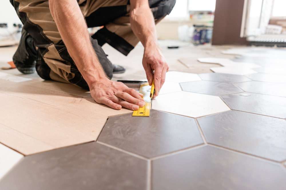 découvrez nos solutions expertes pour la rénovation de sols : parquet, carrelage, béton et plus, pour un intérieur rénové et moderne.