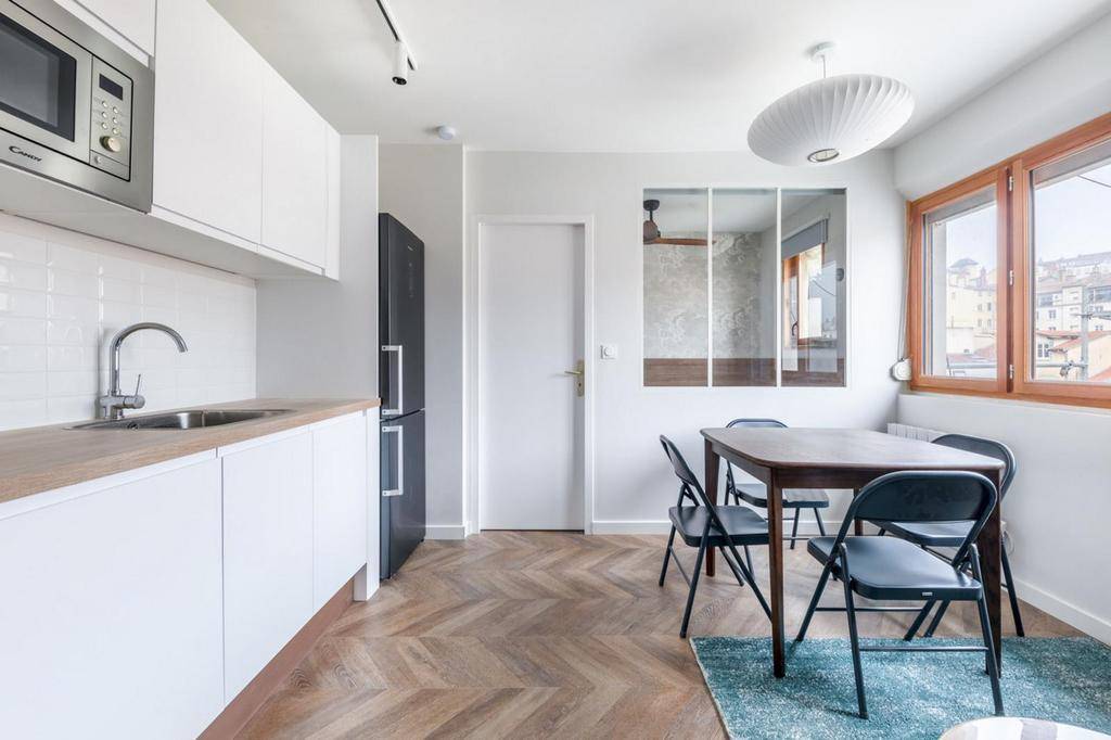 découvrez nos conseils et solutions pour la rénovation d'un studio de 30m2, optimiser l'espace et créer un intérieur fonctionnel et moderne.