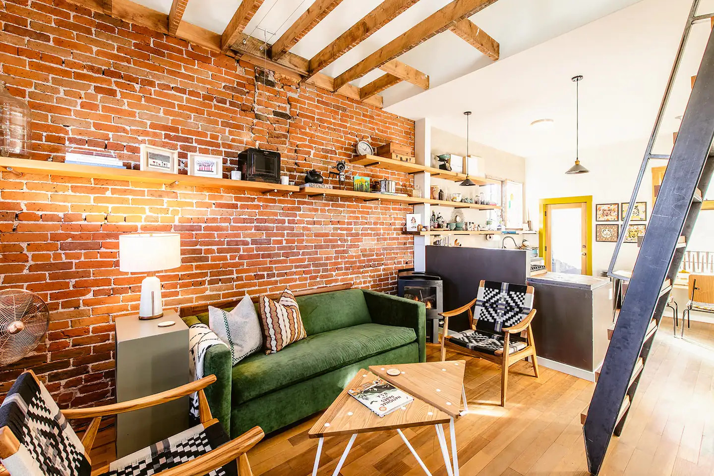 découvrez nos conseils et astuces pour réussir la rénovation style loft, alliant espace ouvert, matériaux bruts et design contemporain.