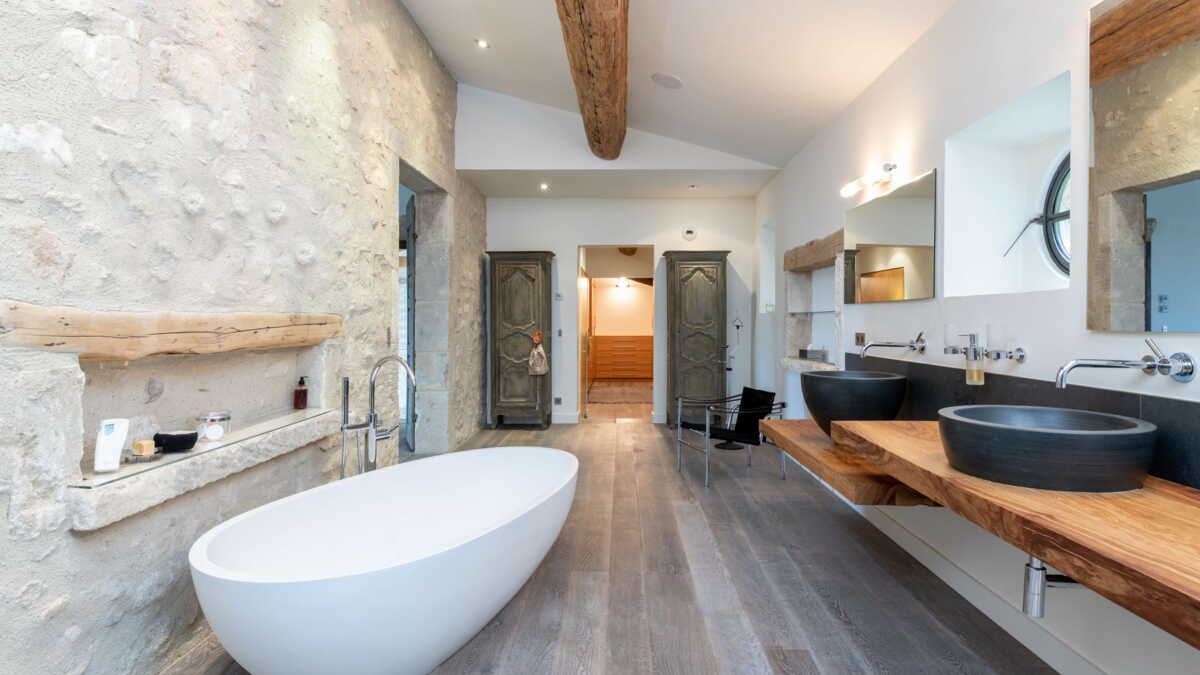 découvrez nos services de rénovation sur mesure pour salle de bain à vaujours, alliant design personnalisé et qualité exceptionnelle pour un espace unique et fonctionnel.
