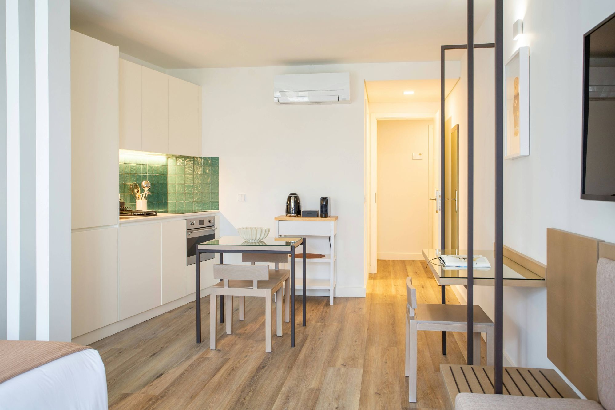 expert en rénovation de surfaces à paris, nous transformons vos espaces avec qualité et savoir-faire. contactez-nous pour vos projets de rénovation intérieure et extérieure.