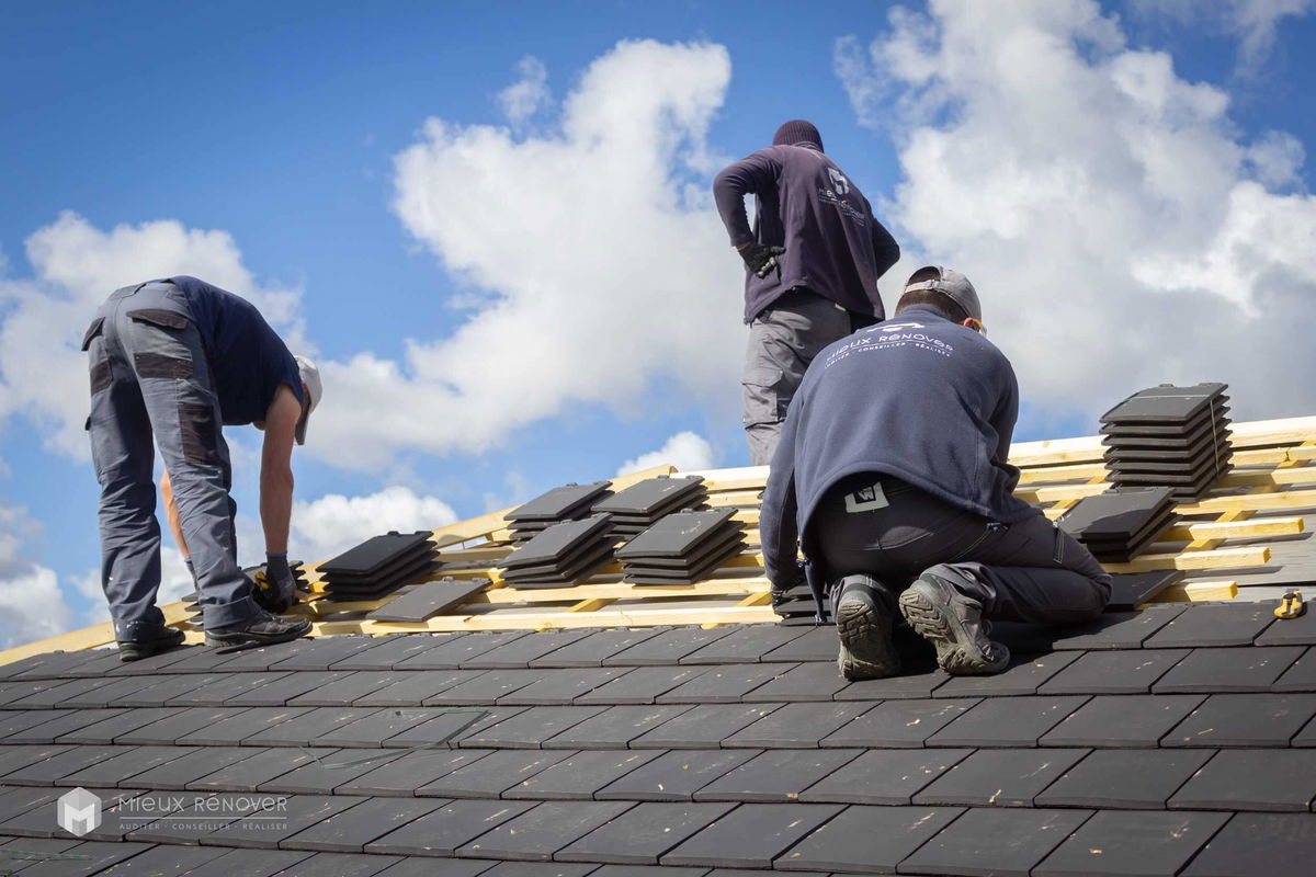 découvrez les astuces essentielles pour réussir la rénovation de votre toiture et garantir durabilité, étanchéité et esthétique à votre maison.