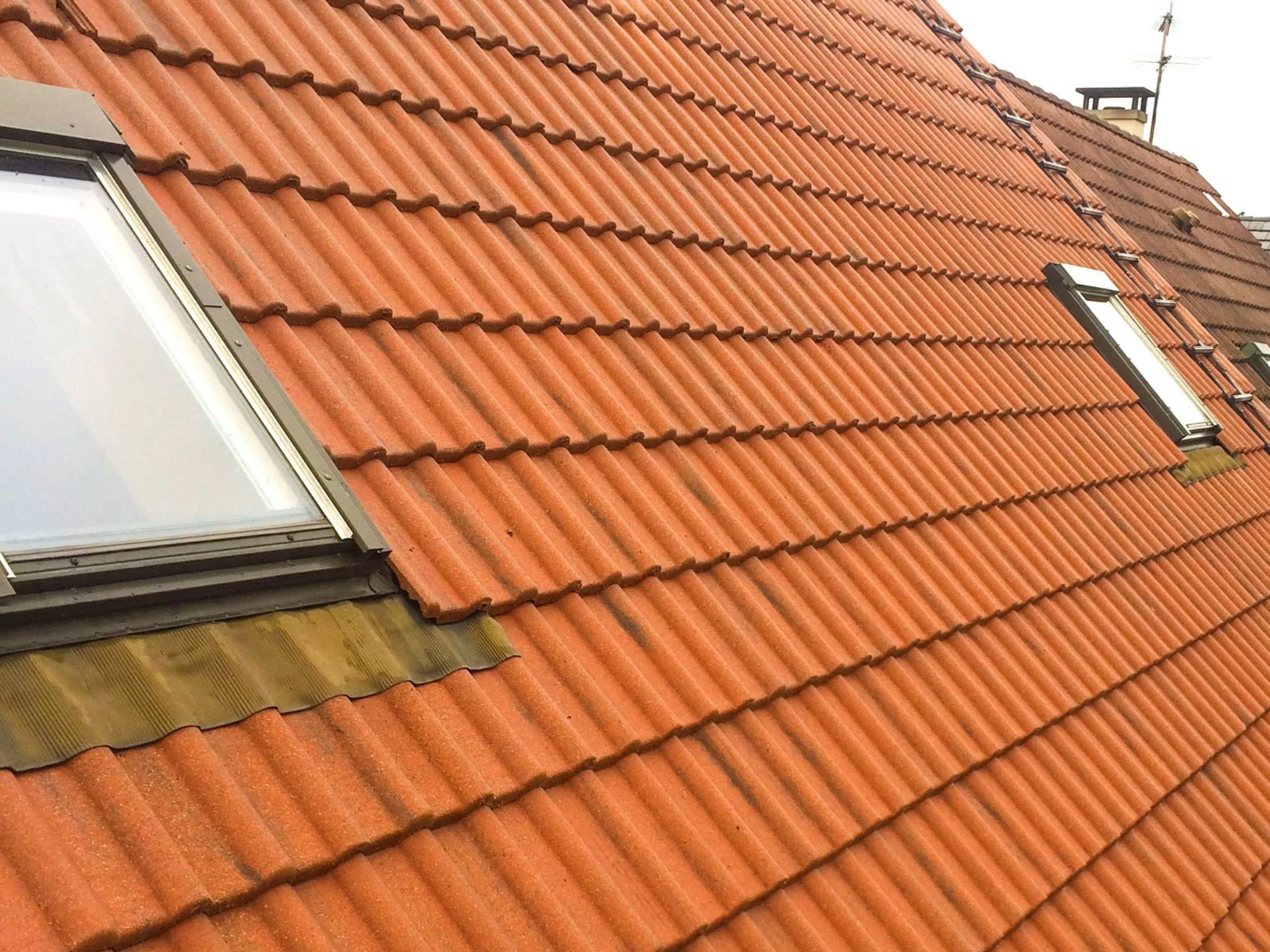 expertise en rénovation de toiture pour hôtel particulier à boulogne-billancourt, alliant savoir-faire traditionnel et solutions modernes pour protéger et embellir votre patrimoine.