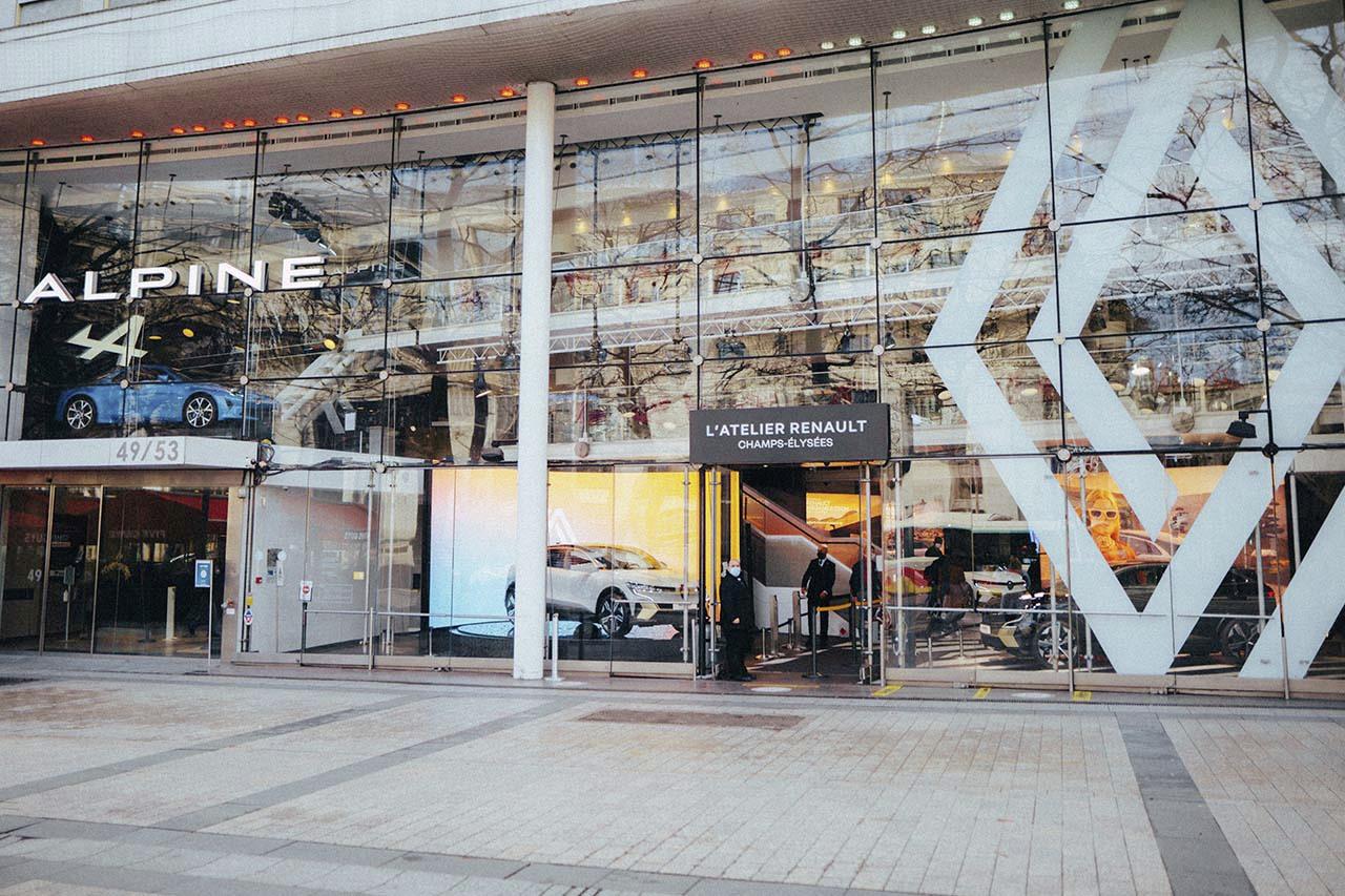 découvrez nos services professionnels de rénovation de véhicule à paris pour redonner vie et éclat à votre voiture. qualité, rapidité et savoir-faire au rendez-vous.