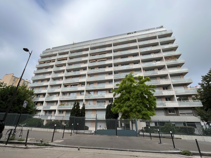 expert en rénovations de sous-sol dans le 15e arrondissement de paris, offrant des solutions sur mesure pour optimiser et moderniser votre espace.