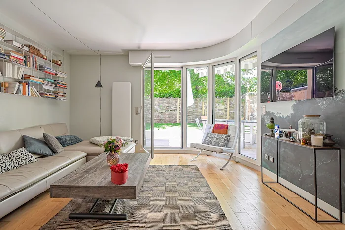 découvrez nos conseils pratiques pour rénover un appartement de 40m2 à paris et optimiser chaque mètre carré avec style et fonctionnalité.