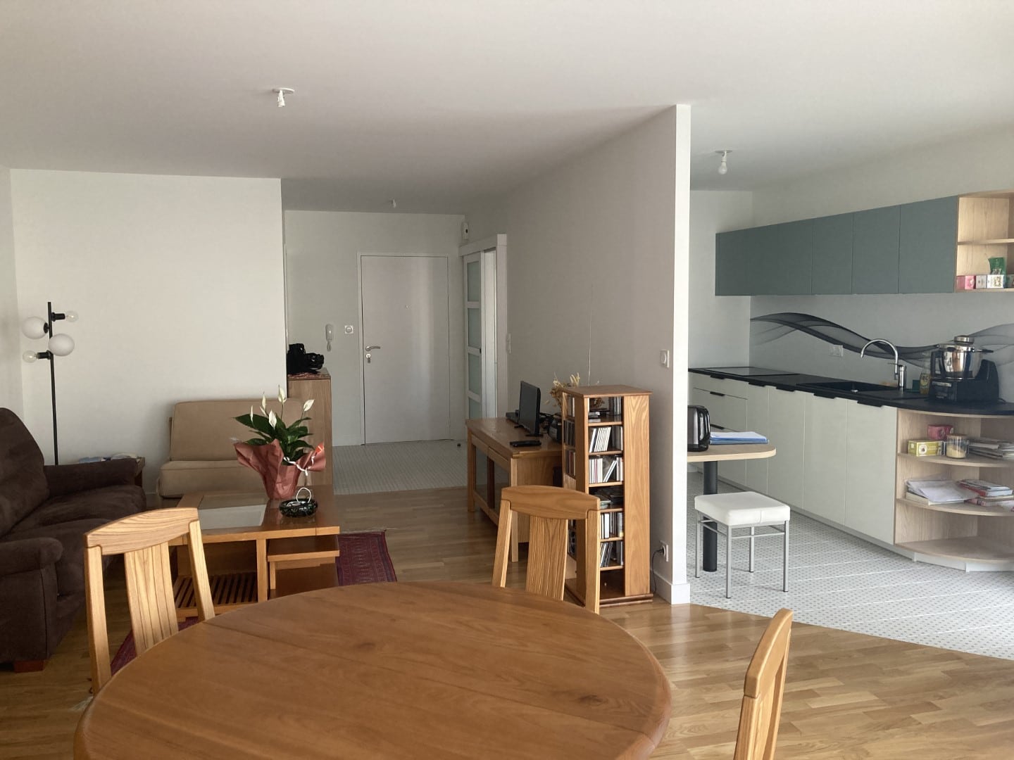 découvrez des idées créatives et des astuces pratiques pour rénover votre appartement, optimiser l'espace et moderniser votre intérieur en toute simplicité.