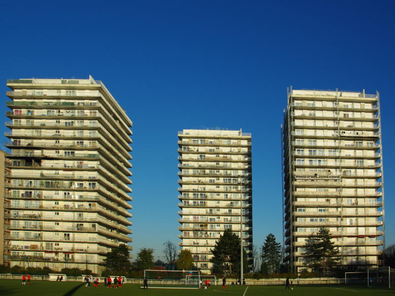 découvrez nos services professionnels pour rénover votre appartement à ivry-sur-seine. transformation complète, conseils personnalisés et travaux de qualité pour un intérieur rénové à votre image.
