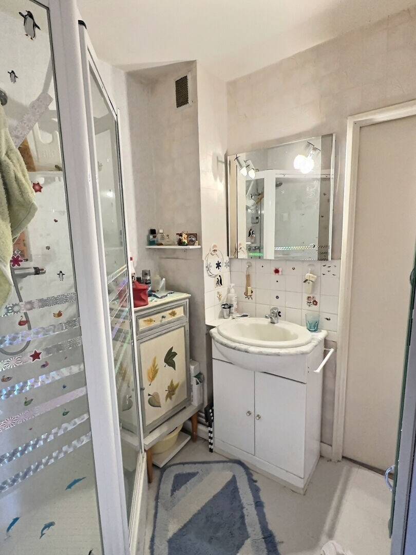 découvrez nos services experts pour rénover votre appartement à ivry-sur-seine. améliorez votre espace de vie avec des solutions sur mesure et un accompagnement professionnel.