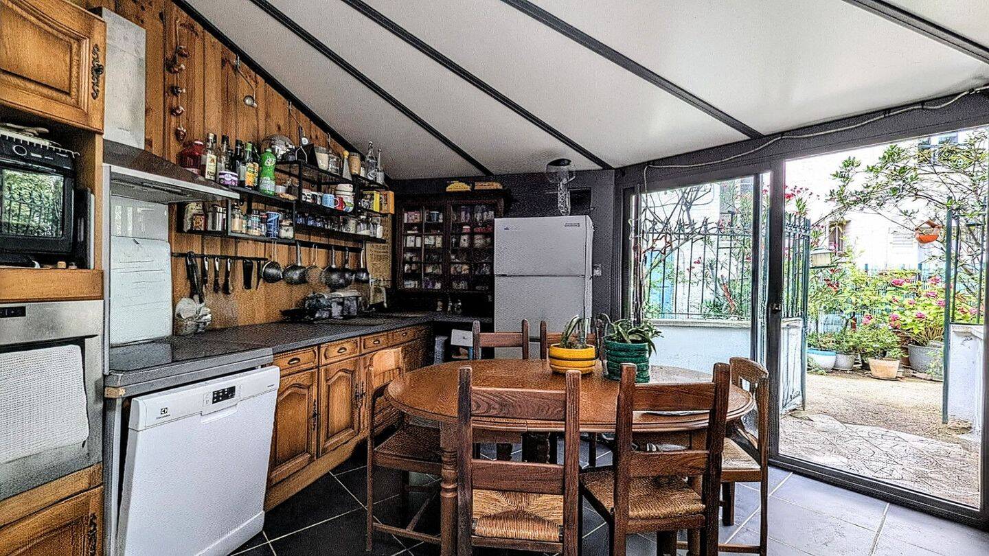 découvrez nos services professionnels pour rénover votre appartement à saint-denis. qualité, expertise et conseils personnalisés pour un intérieur rénové à votre goût.
