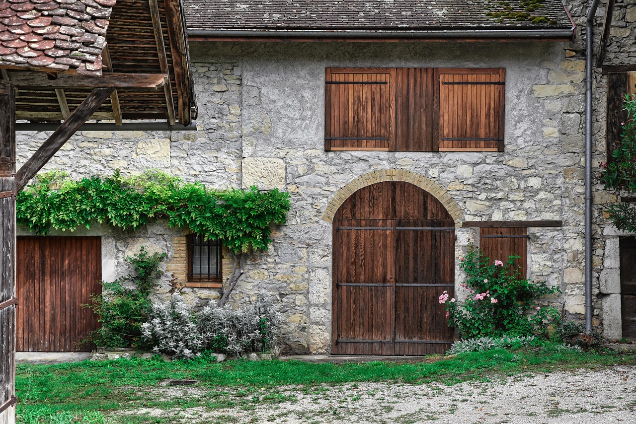 découvrez nos conseils et astuces pour rénover le carrelage de votre maison ancienne et lui redonner tout son charme et son authenticité.