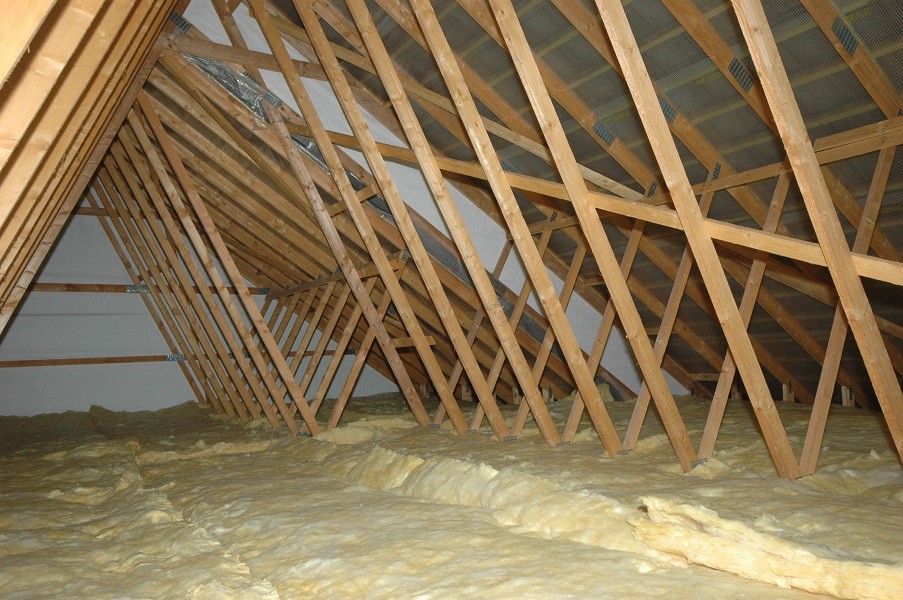 expert en rénovation de charpente et rehaussement des combles à vincennes pour optimiser votre espace et renforcer votre toiture.