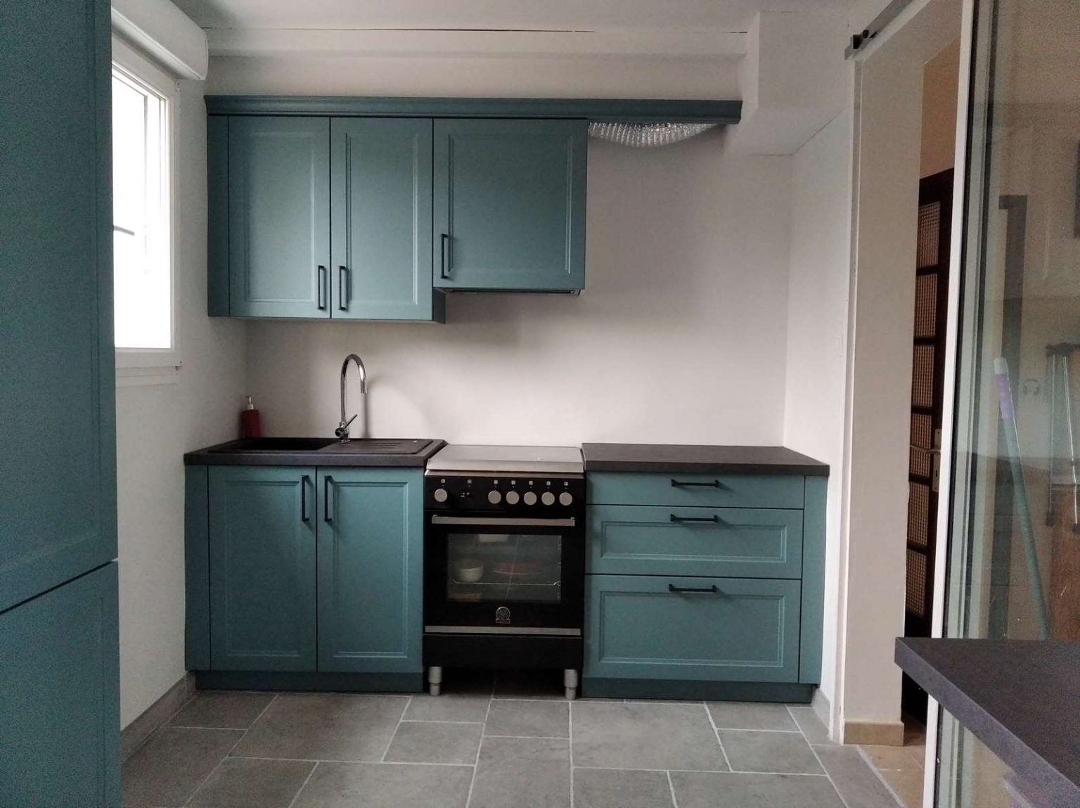 découvrez nos services de rénovation de cuisine à villiers-sur-orge pour transformer votre espace en un lieu moderne et fonctionnel.