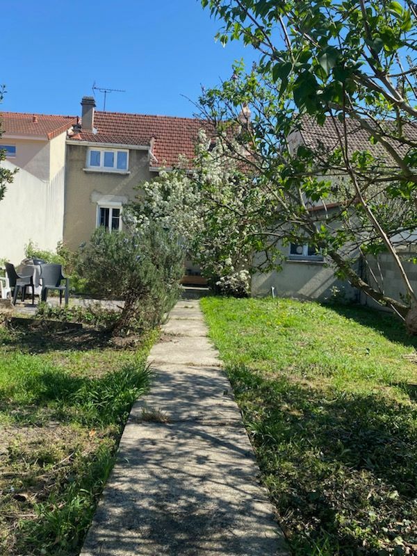 découvrez nos services professionnels pour rénover la façade de votre maison plain-pied à neuilly-sur-seine. améliorez l'esthétique et la durabilité de votre habitation avec des experts locaux.