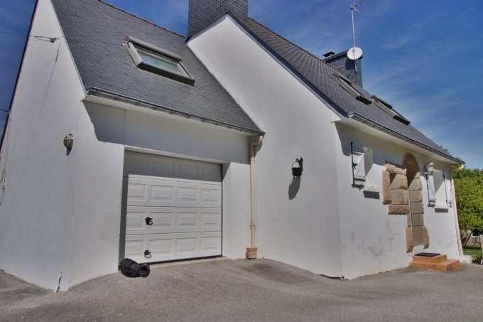 découvrez comment rénover une maison des années 80 en maîtrisant votre budget et en augmentant la valeur de votre bien immobilier.