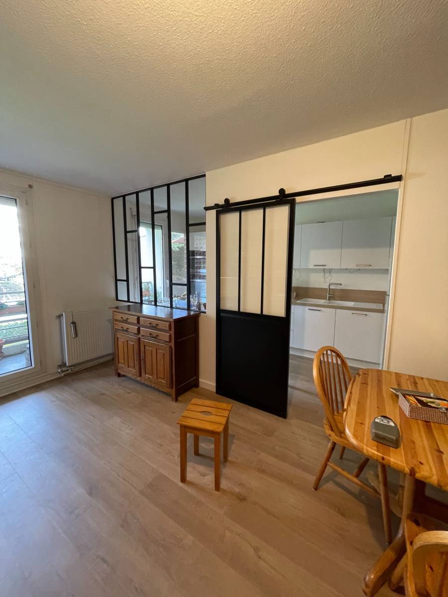 découvrez comment rénover votre maison ou appartement avec style pour un intérieur moderne, élégant et personnalisé qui reflète votre goût.