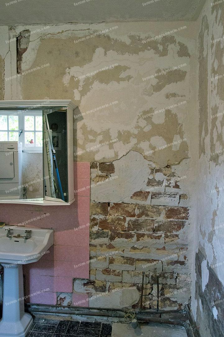 apprenez comment rénover un mur de salle de bain abîmé avec nos conseils pratiques et faciles à suivre pour redonner éclat et durabilité à votre espace.