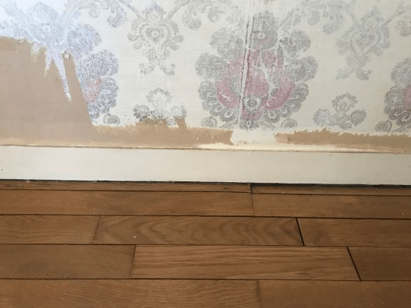 découvrez nos conseils et astuces pour rénover efficacement votre papier peint et donner un coup de neuf à vos murs.