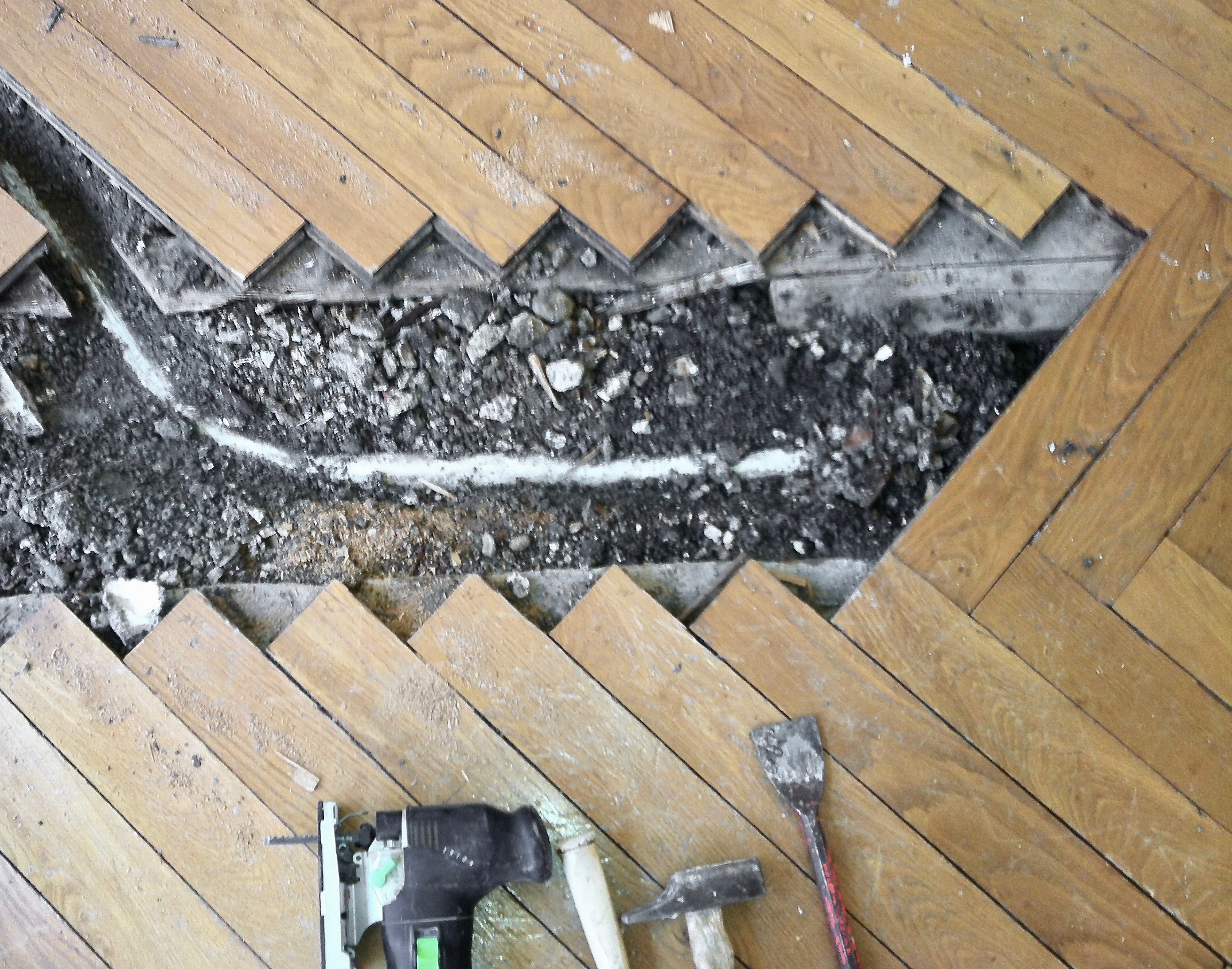 découvrez comment rénover efficacement votre parquet après un dégât des eaux grâce à nos conseils experts pour restaurer beauté et durabilité.