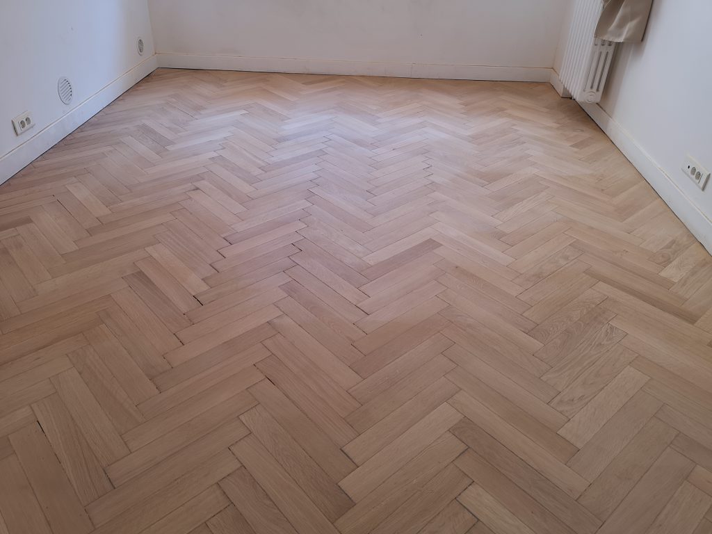 découvrez nos conseils et solutions efficaces pour rénover votre parquet après un dégât des eaux, retrouvez un sol impeccable et durable.