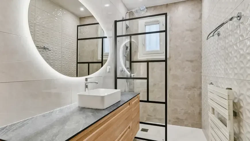 découvrez des astuces pratiques pour rénover efficacement une salle de bain de 7,5m² et optimiser l'espace au maximum.