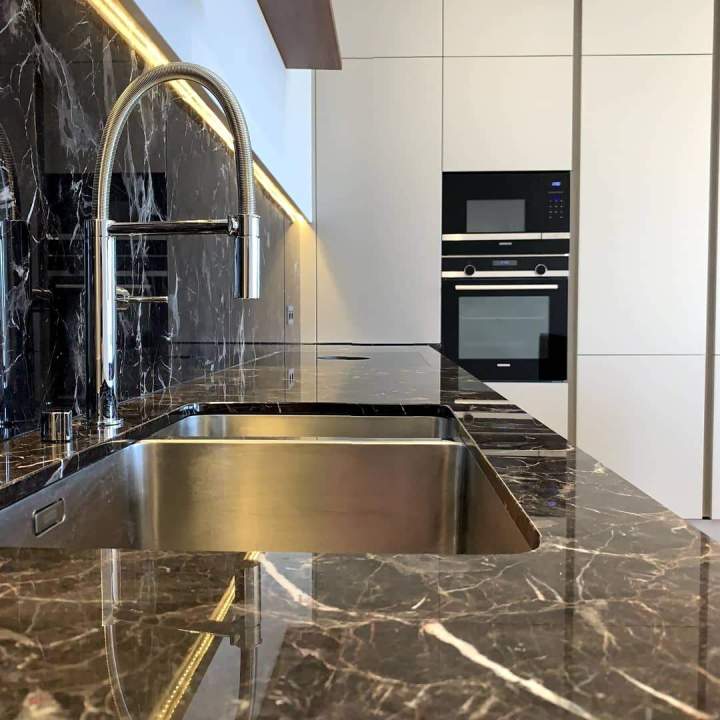 découvrez nos services professionnels pour rénover votre salle de bain à bry-sur-marne. transformez votre espace avec style et confort grâce à nos experts en rénovation.