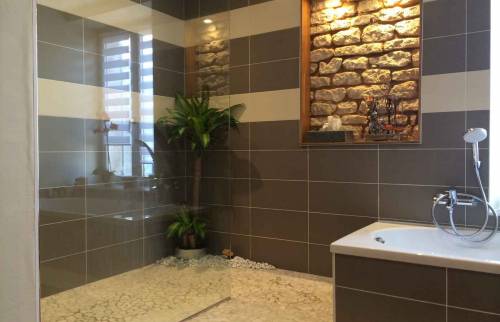 découvrez nos services experts pour rénover votre salle de bain à villemomble. qualité, design et confort au rendez-vous pour transformer votre espace.