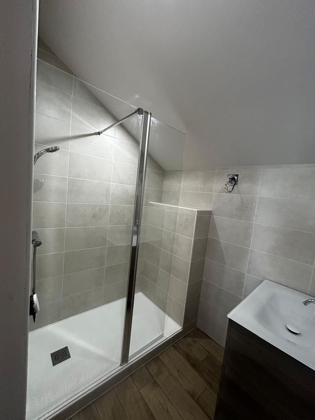 rénover votre salle de bain pour créer un havre de bien-être alliant confort, élégance et fonctionnalité. découvrez nos conseils et astuces pour transformer votre espace en un lieu apaisant et moderne.
