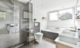 découvrez nos services experts pour rénover votre salle de bains à tremblay-en-france en 2025. qualité, modernité et conseils personnalisés pour un espace entièrement repensé.