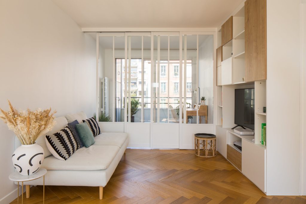 découvrez nos conseils pratiques pour rénover un appartement sans surprise, en maîtrisant votre budget et en évitant les imprévus.