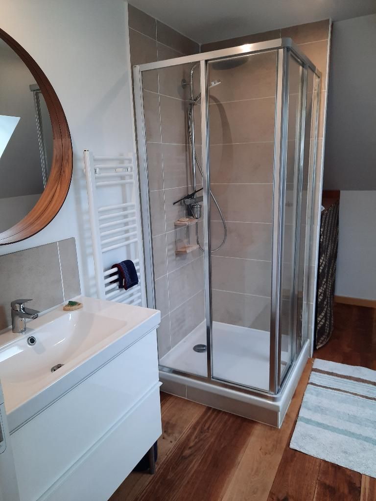 transformez votre salle de bain à grisy-suisnes avec nos services de rénovation professionnels et personnalisés. qualité, rapidité et satisfaction garanties.