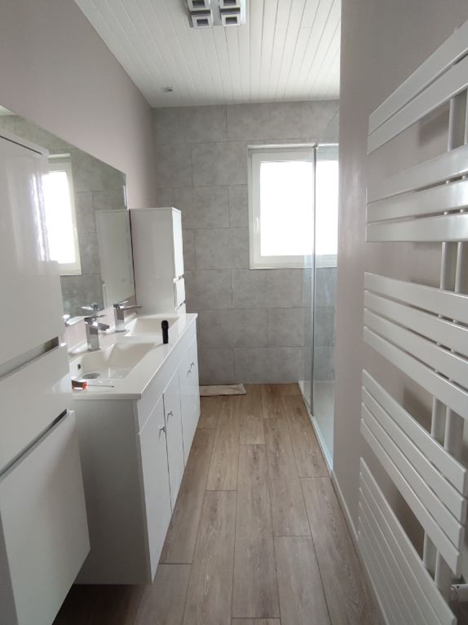 transformez votre salle de bain à la tombe 77130 grâce à nos services de rénovation de qualité, adaptés à vos besoins et à votre budget.