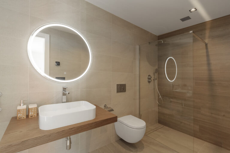 transformez votre salle de bain à lagny-sur-marne avec nos services de rénovation professionnels et personnalisés. qualité, expertise et satisfaction garantis pour un espace moderne et confortable.