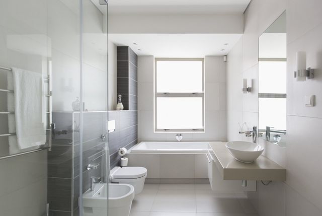 transformez votre salle de bain à mondreville avec notre service de rénovation professionnel. qualité, conseils personnalisés et résultats impeccables garantis.